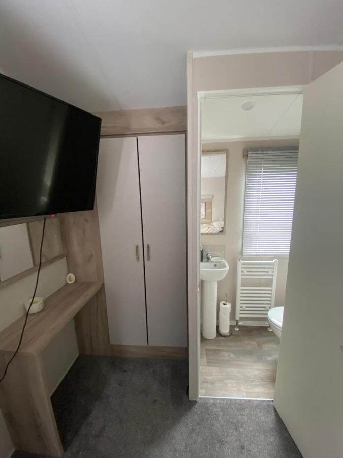 Meadow View 171 - Golden Palm - Central Heating, Wifi, Pet Friendly, Bed Linen - Meadow Lakes Caravan & Lodge Hire Chapel Saint Leonards Kültér fotó