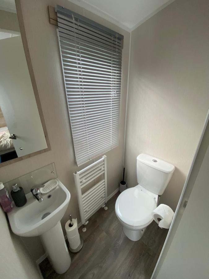 Meadow View 171 - Golden Palm - Central Heating, Wifi, Pet Friendly, Bed Linen - Meadow Lakes Caravan & Lodge Hire Chapel Saint Leonards Kültér fotó