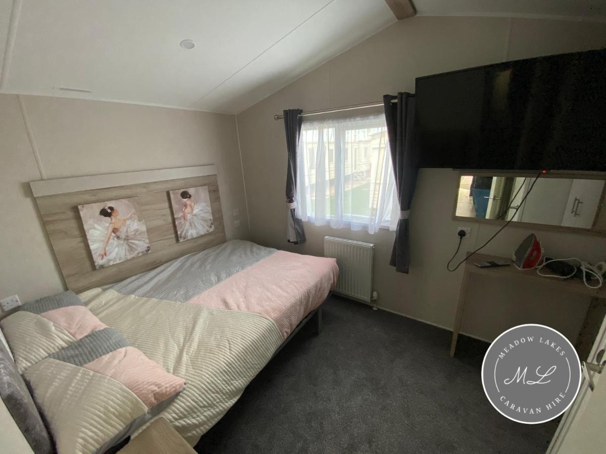 Meadow View 171 - Golden Palm - Central Heating, Wifi, Pet Friendly, Bed Linen - Meadow Lakes Caravan & Lodge Hire Chapel Saint Leonards Kültér fotó