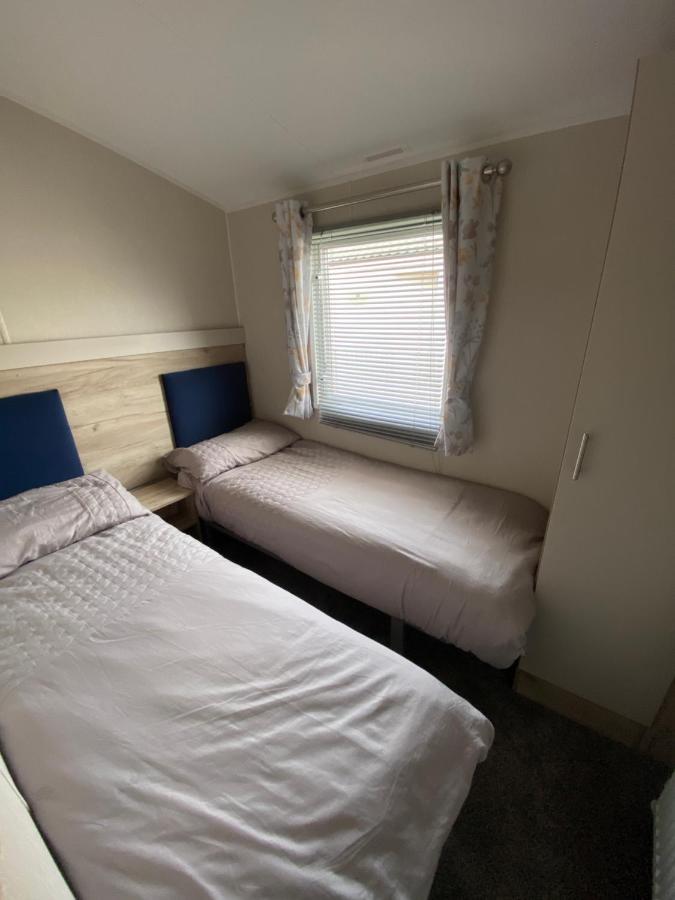 Meadow View 171 - Golden Palm - Central Heating, Wifi, Pet Friendly, Bed Linen - Meadow Lakes Caravan & Lodge Hire Chapel Saint Leonards Kültér fotó