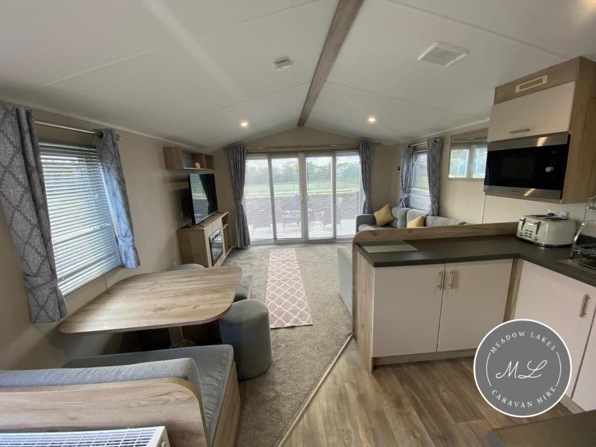Meadow View 171 - Golden Palm - Central Heating, Wifi, Pet Friendly, Bed Linen - Meadow Lakes Caravan & Lodge Hire Chapel Saint Leonards Kültér fotó